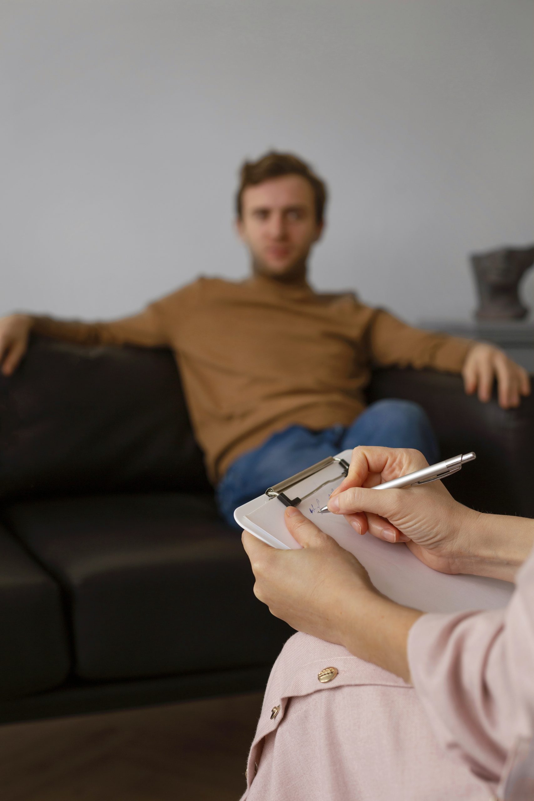 front-view-man-undergoing-therapy
